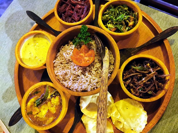 Reis und Curry Canal View